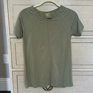 Athleta T-Shirt Size S